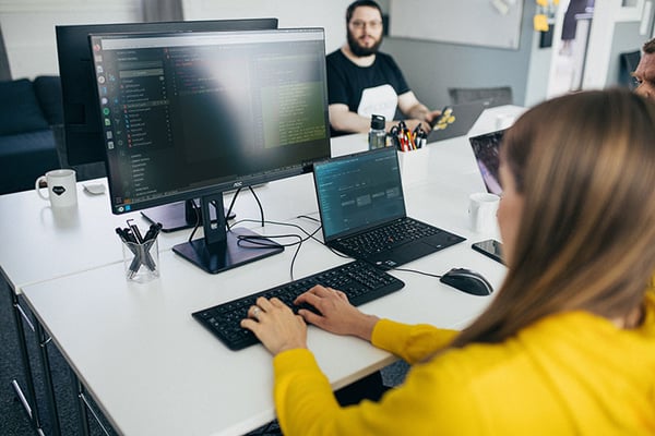 TwoScreen_Git_2023_Photo_Eficode_800px